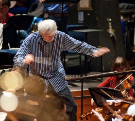 Reinbert de Leeuw, dirigent ©Mylène Siegers