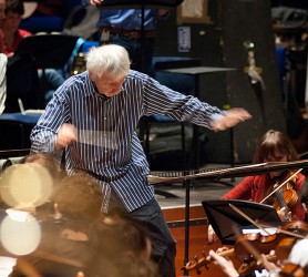 Reinbert de Leeuw, dirigent ©Mylène Siegers