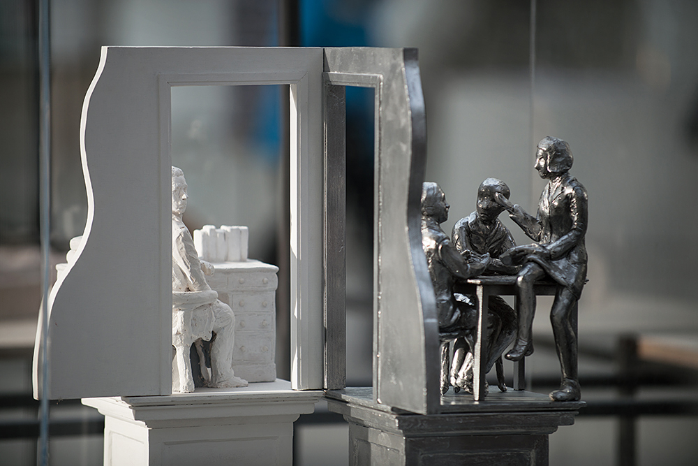'Om nooit te vergeten' monumenten geïnitieerd door Stroom Den Haag.